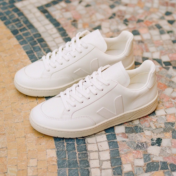 Veja // V-12 Leather White Sneakers - Picture 3 of 9